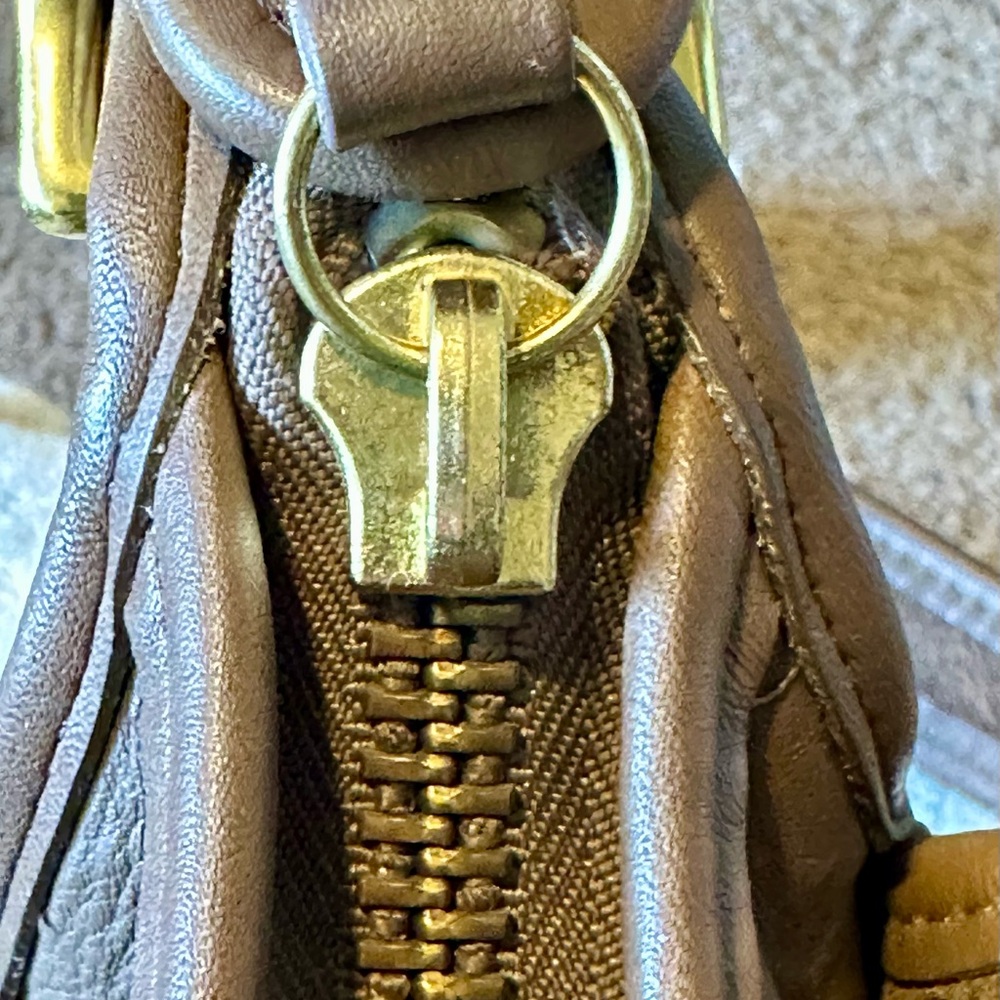 VTG Coach Patricia in TAUPE! PRISTINE CONDITION - Picture 7 of 16